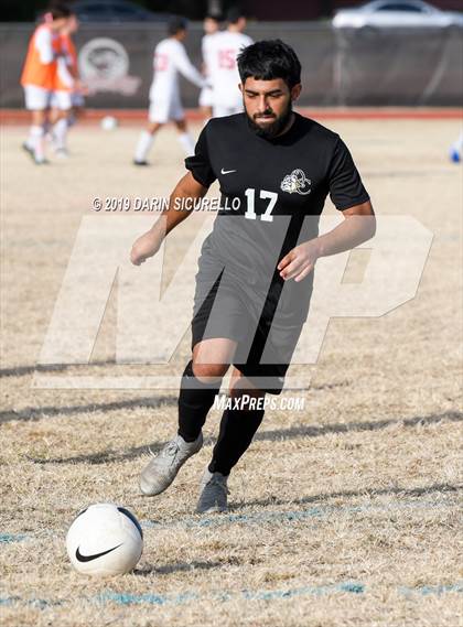 Thumbnail 3 in Queen Creek vs Boulder Creek (DRHS Anthony Solis/Stephen Hopp Cactus Cup) photogallery.
