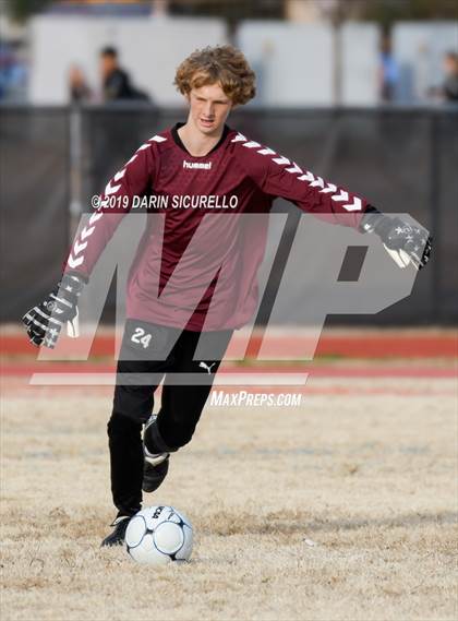 Thumbnail 1 in Queen Creek vs Boulder Creek (DRHS Anthony Solis/Stephen Hopp Cactus Cup) photogallery.