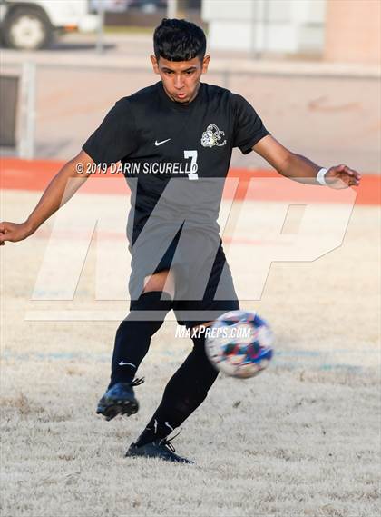 Thumbnail 2 in Queen Creek vs Boulder Creek (DRHS Anthony Solis/Stephen Hopp Cactus Cup) photogallery.