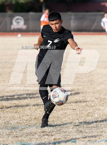 Thumbnail 1 in Queen Creek vs Boulder Creek (DRHS Anthony Solis/Stephen Hopp Cactus Cup) photogallery.