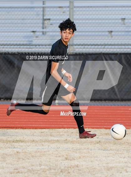 Thumbnail 2 in Queen Creek vs Boulder Creek (DRHS Anthony Solis/Stephen Hopp Cactus Cup) photogallery.