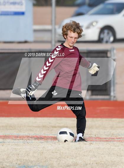 Thumbnail 2 in Queen Creek vs Boulder Creek (DRHS Anthony Solis/Stephen Hopp Cactus Cup) photogallery.
