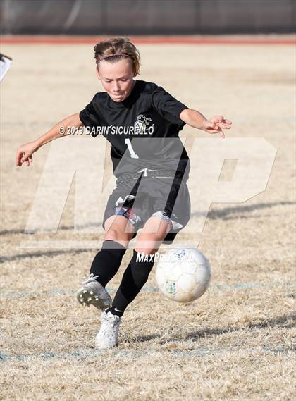 Thumbnail 3 in Queen Creek vs Boulder Creek (DRHS Anthony Solis/Stephen Hopp Cactus Cup) photogallery.
