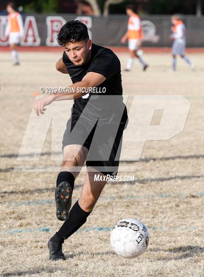 Thumbnail 2 in Queen Creek vs Boulder Creek (DRHS Anthony Solis/Stephen Hopp Cactus Cup) photogallery.