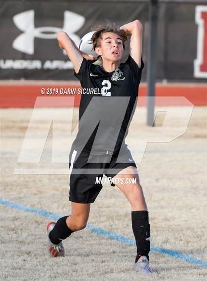Thumbnail 3 in Queen Creek vs Boulder Creek (DRHS Anthony Solis/Stephen Hopp Cactus Cup) photogallery.