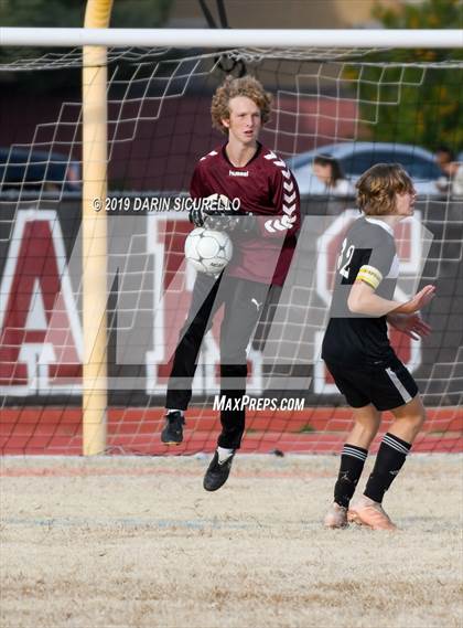 Thumbnail 3 in Queen Creek vs Boulder Creek (DRHS Anthony Solis/Stephen Hopp Cactus Cup) photogallery.