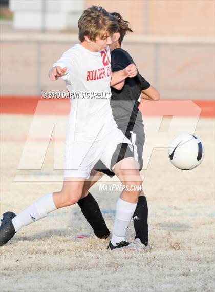 Thumbnail 2 in Queen Creek vs Boulder Creek (DRHS Anthony Solis/Stephen Hopp Cactus Cup) photogallery.