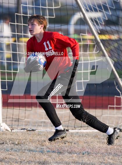Thumbnail 2 in Queen Creek vs Boulder Creek (DRHS Anthony Solis/Stephen Hopp Cactus Cup) photogallery.
