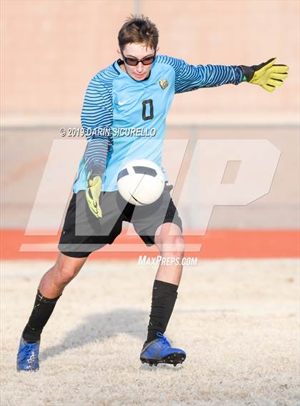 Thumbnail 1 in Queen Creek vs Boulder Creek (DRHS Anthony Solis/Stephen Hopp Cactus Cup) photogallery.