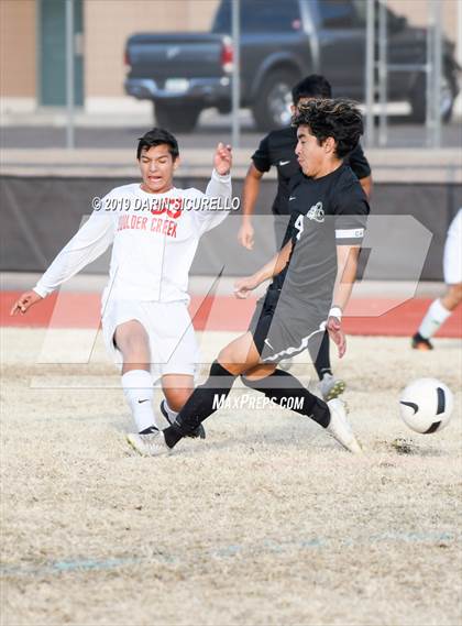 Thumbnail 3 in Queen Creek vs Boulder Creek (DRHS Anthony Solis/Stephen Hopp Cactus Cup) photogallery.
