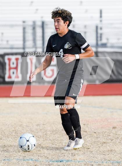 Thumbnail 3 in Queen Creek vs Boulder Creek (DRHS Anthony Solis/Stephen Hopp Cactus Cup) photogallery.