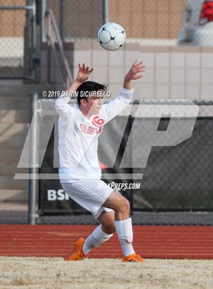 Thumbnail 2 in Queen Creek vs Boulder Creek (DRHS Anthony Solis/Stephen Hopp Cactus Cup) photogallery.