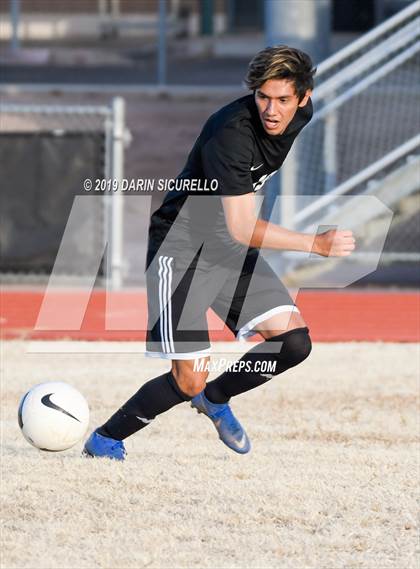 Thumbnail 3 in Queen Creek vs Boulder Creek (DRHS Anthony Solis/Stephen Hopp Cactus Cup) photogallery.