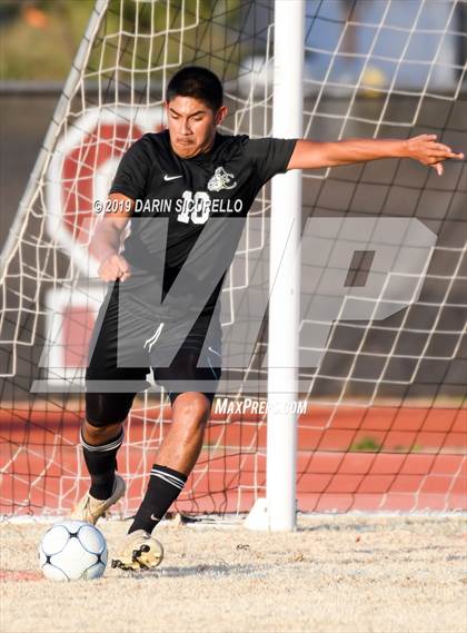 Thumbnail 2 in Queen Creek vs Boulder Creek (DRHS Anthony Solis/Stephen Hopp Cactus Cup) photogallery.