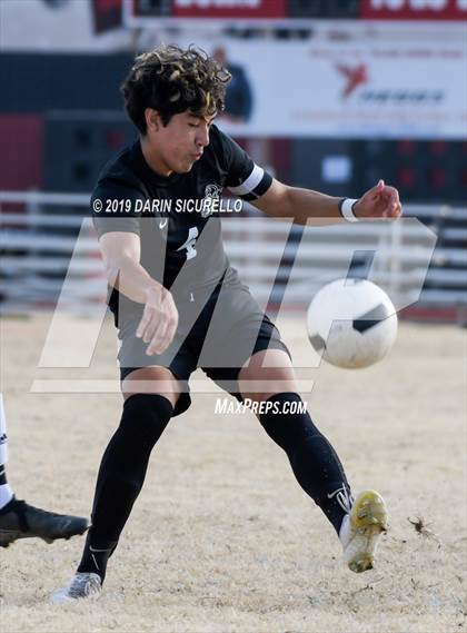 Thumbnail 3 in Queen Creek vs Boulder Creek (DRHS Anthony Solis/Stephen Hopp Cactus Cup) photogallery.