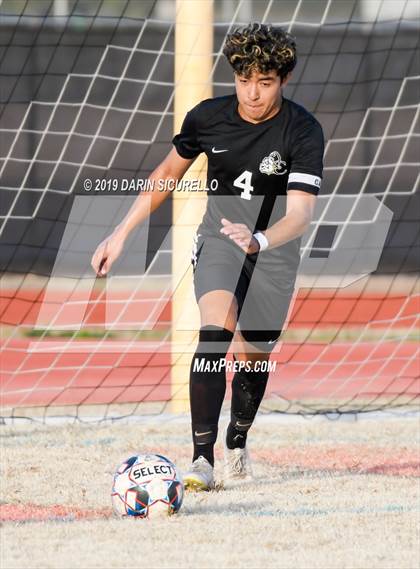 Thumbnail 3 in Queen Creek vs Boulder Creek (DRHS Anthony Solis/Stephen Hopp Cactus Cup) photogallery.