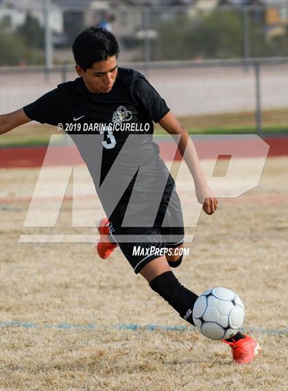 Thumbnail 3 in Queen Creek vs Boulder Creek (DRHS Anthony Solis/Stephen Hopp Cactus Cup) photogallery.