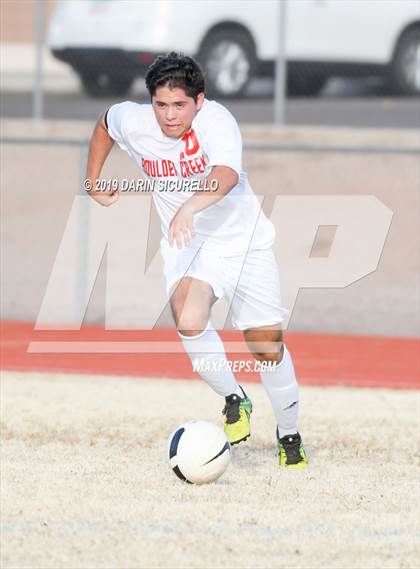Thumbnail 2 in Queen Creek vs Boulder Creek (DRHS Anthony Solis/Stephen Hopp Cactus Cup) photogallery.