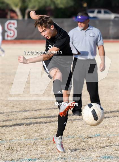 Thumbnail 3 in Queen Creek vs Boulder Creek (DRHS Anthony Solis/Stephen Hopp Cactus Cup) photogallery.