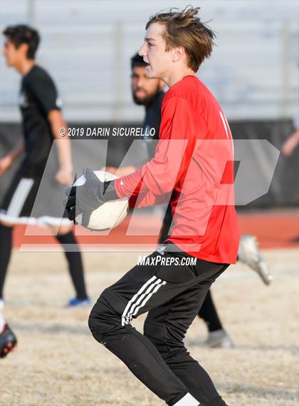 Thumbnail 3 in Queen Creek vs Boulder Creek (DRHS Anthony Solis/Stephen Hopp Cactus Cup) photogallery.
