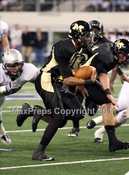 Thumbnail 2 in Mansfield vs. Guyer (5A Division 2 Region 1 Area) photogallery.