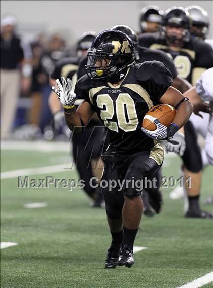 Thumbnail 1 in Mansfield vs. Guyer (5A Division 2 Region 1 Area) photogallery.