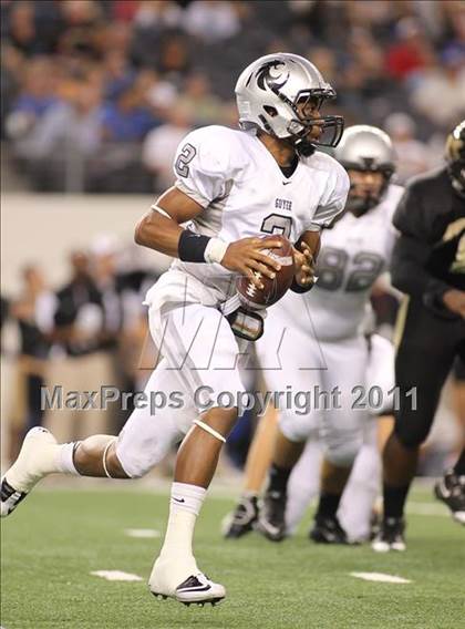 Thumbnail 2 in Mansfield vs. Guyer (5A Division 2 Region 1 Area) photogallery.