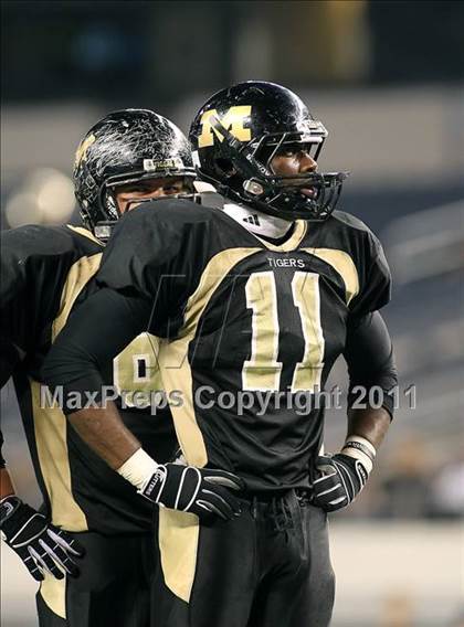 Thumbnail 3 in Mansfield vs. Guyer (5A Division 2 Region 1 Area) photogallery.