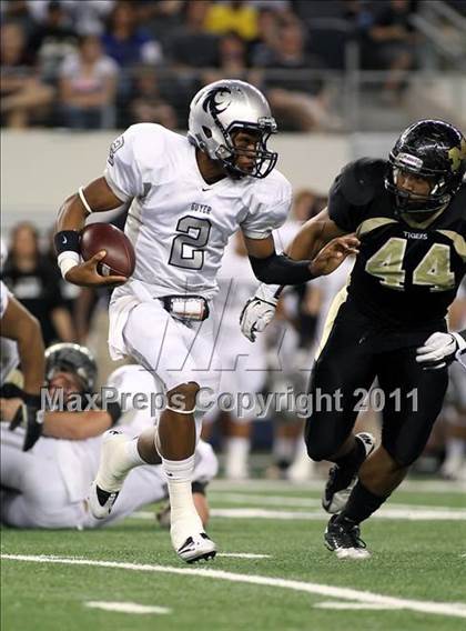 Thumbnail 3 in Mansfield vs. Guyer (5A Division 2 Region 1 Area) photogallery.