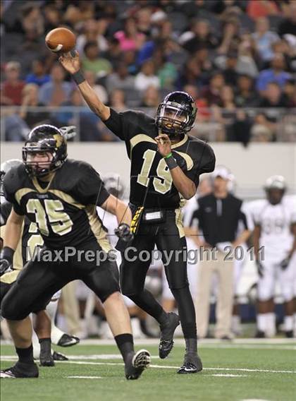 Thumbnail 2 in Mansfield vs. Guyer (5A Division 2 Region 1 Area) photogallery.