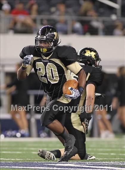 Thumbnail 2 in Mansfield vs. Guyer (5A Division 2 Region 1 Area) photogallery.