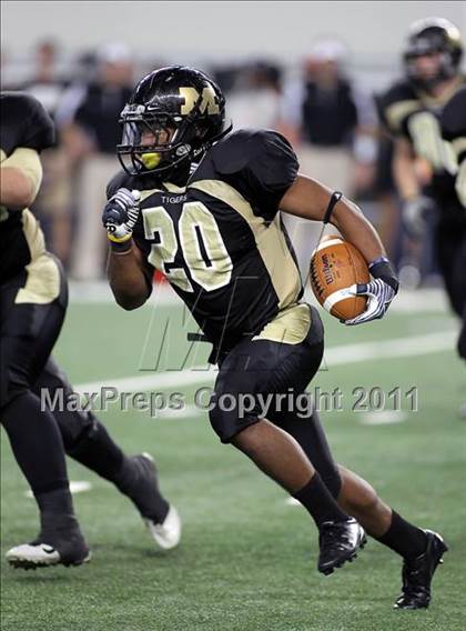 Thumbnail 1 in Mansfield vs. Guyer (5A Division 2 Region 1 Area) photogallery.