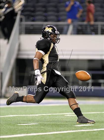 Thumbnail 3 in Mansfield vs. Guyer (5A Division 2 Region 1 Area) photogallery.