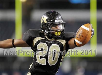 Thumbnail 2 in Mansfield vs. Guyer (5A Division 2 Region 1 Area) photogallery.