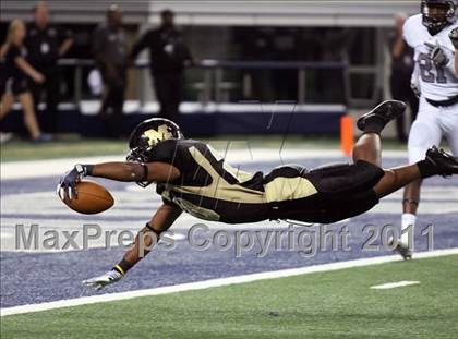Thumbnail 2 in Mansfield vs. Guyer (5A Division 2 Region 1 Area) photogallery.