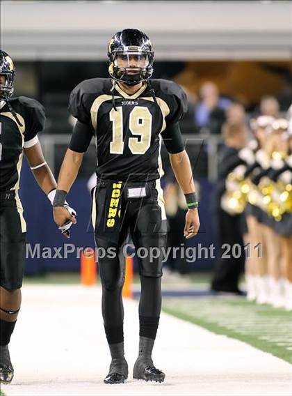 Thumbnail 3 in Mansfield vs. Guyer (5A Division 2 Region 1 Area) photogallery.