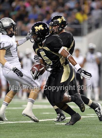 Thumbnail 3 in Mansfield vs. Guyer (5A Division 2 Region 1 Area) photogallery.