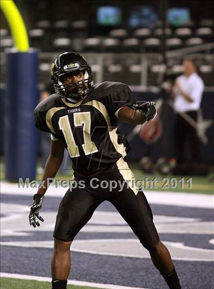 Thumbnail 3 in Mansfield vs. Guyer (5A Division 2 Region 1 Area) photogallery.