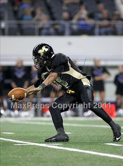 Thumbnail 2 in Mansfield vs. Guyer (5A Division 2 Region 1 Area) photogallery.