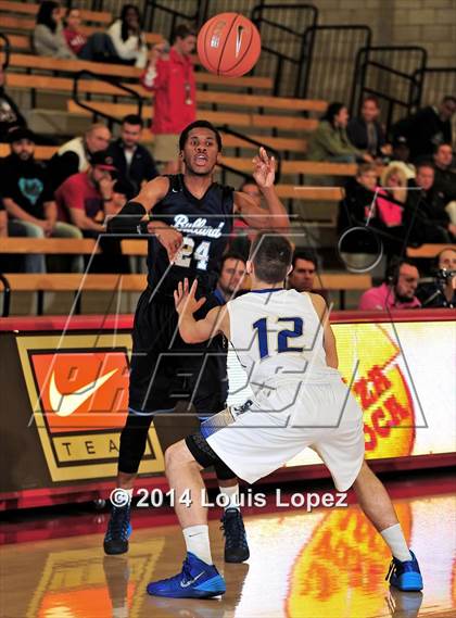 Thumbnail 3 in Santa Margarita vs. Bullard (Nike Extravaganza) photogallery.