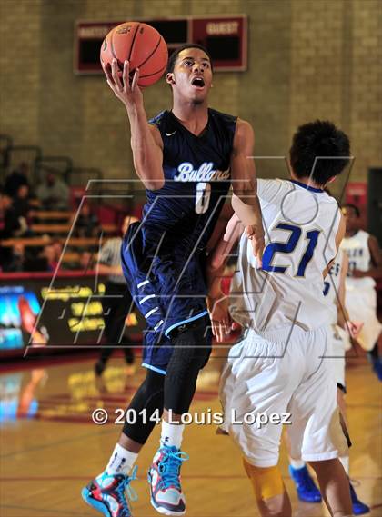 Thumbnail 3 in Santa Margarita vs. Bullard (Nike Extravaganza) photogallery.