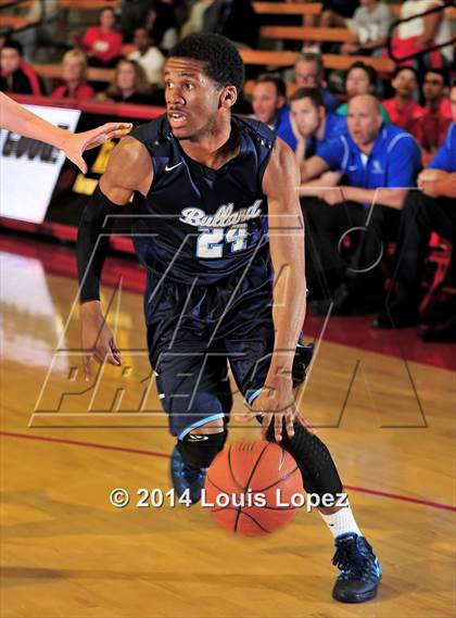 Thumbnail 2 in Santa Margarita vs. Bullard (Nike Extravaganza) photogallery.