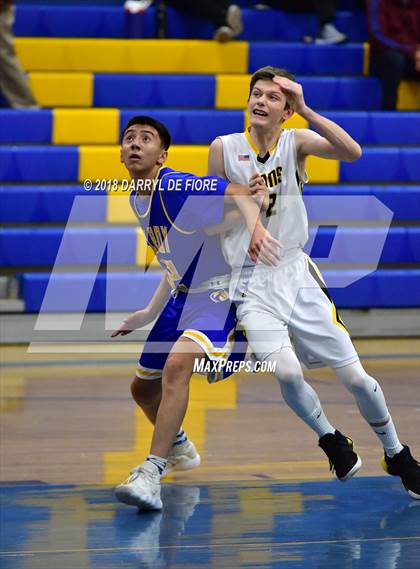 Thumbnail 2 in Gilroy vs. Del Mar photogallery.