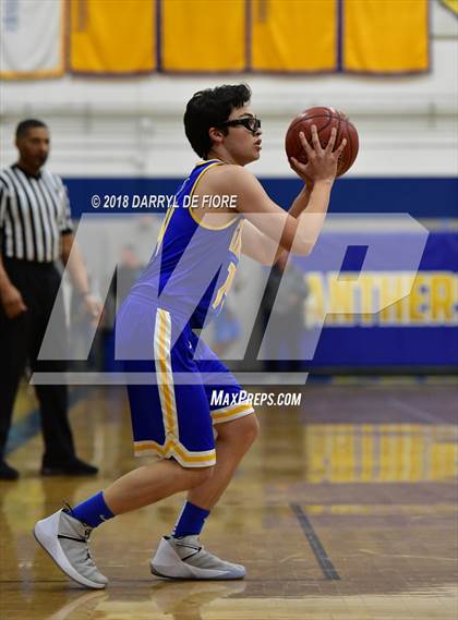 Thumbnail 1 in Gilroy vs. Del Mar photogallery.