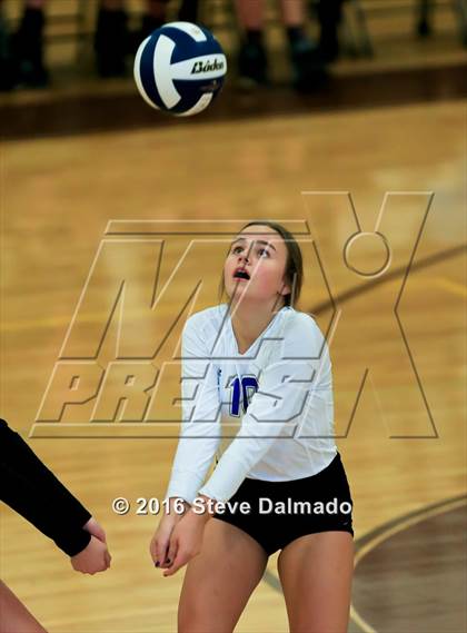 Thumbnail 3 in Vandebilt Catholic @ Mt. Carmel photogallery.