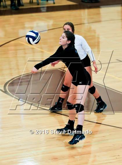 Thumbnail 2 in Vandebilt Catholic @ Mt. Carmel photogallery.