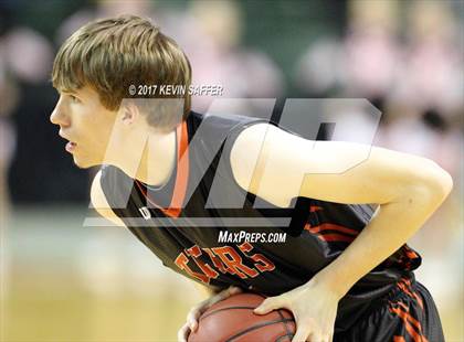 Thumbnail 3 in Holly vs. Cheyenne Wells  (CHSAA 1A Final) photogallery.