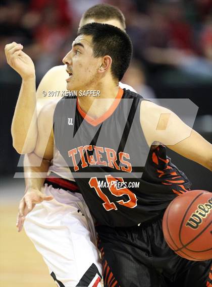 Thumbnail 1 in Holly vs. Cheyenne Wells  (CHSAA 1A Final) photogallery.