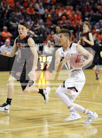 Thumbnail 2 in Holly vs. Cheyenne Wells  (CHSAA 1A Final) photogallery.