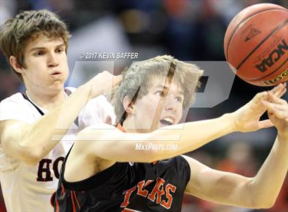 Thumbnail 3 in Holly vs. Cheyenne Wells  (CHSAA 1A Final) photogallery.